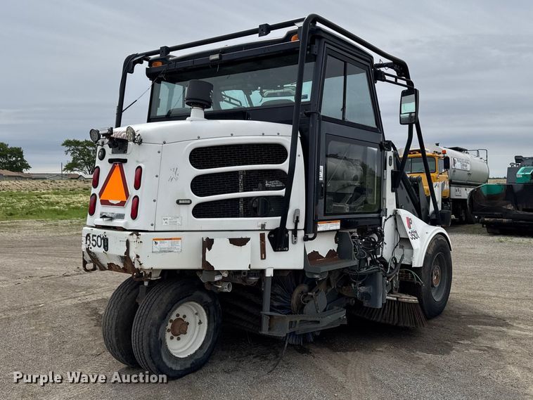 image for item DV2008 2008 Elgin Pelican street sweeper