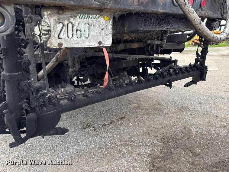 image for item DV2009 1992 Ford CF8000 oil distributor truck