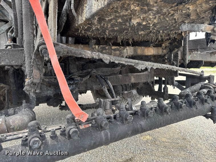 image for item DV2009 1992 Ford CF8000 oil distributor truck