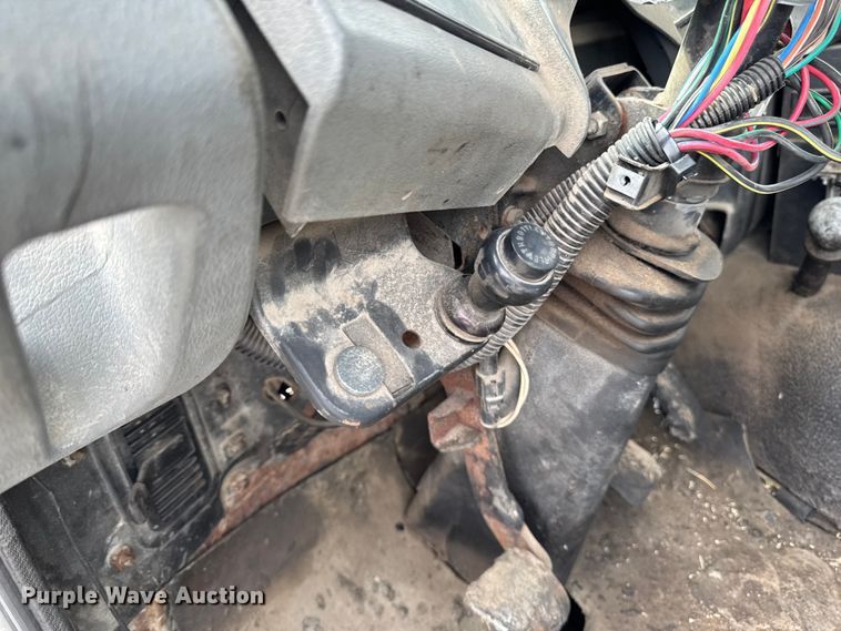 image for item DV2009 1992 Ford CF8000 oil distributor truck