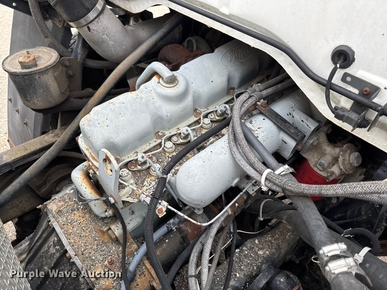 image for item DV2009 1992 Ford CF8000 oil distributor truck