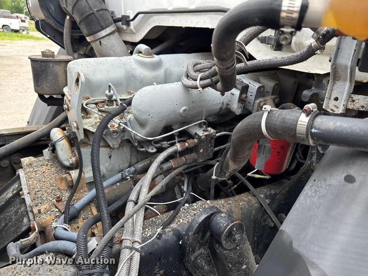 image for item DV2009 1992 Ford CF8000 oil distributor truck
