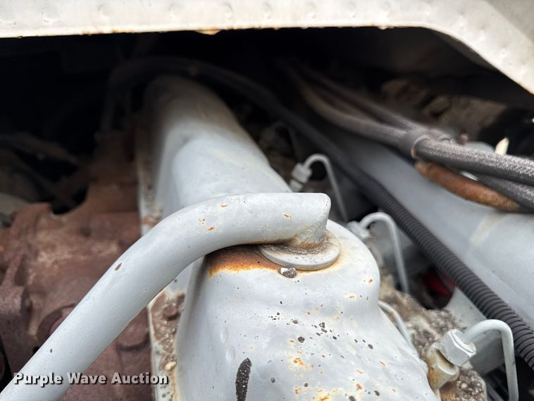 image for item DV2009 1992 Ford CF8000 oil distributor truck