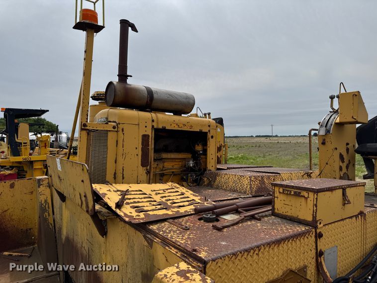 image for item DV2010 Blaw-Knox PF-500 paver