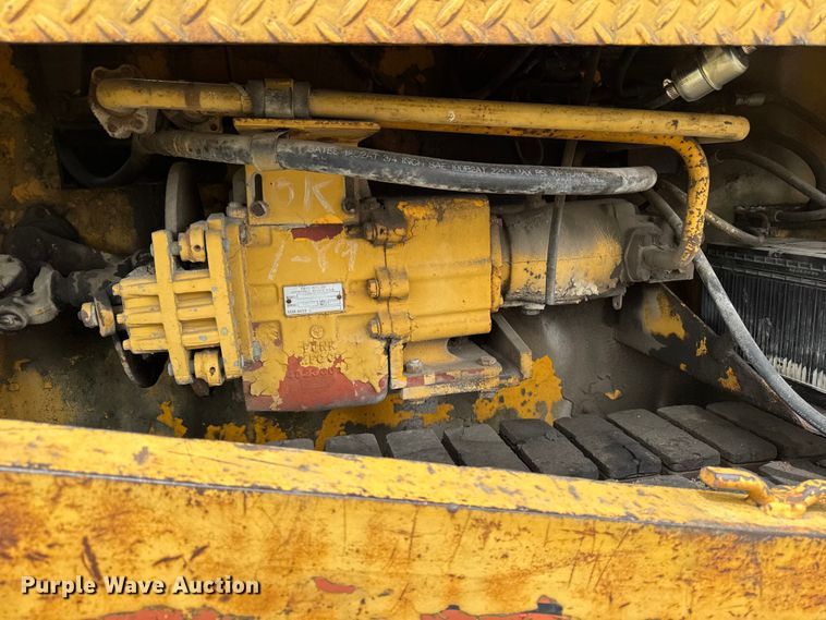 image for item DV2010 Blaw-Knox PF-500 paver