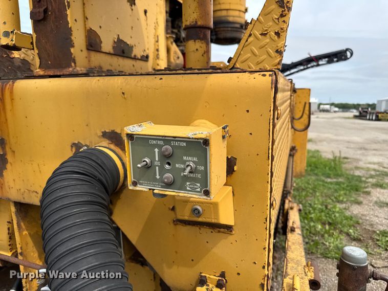 image for item DV2010 Blaw-Knox PF-500 paver