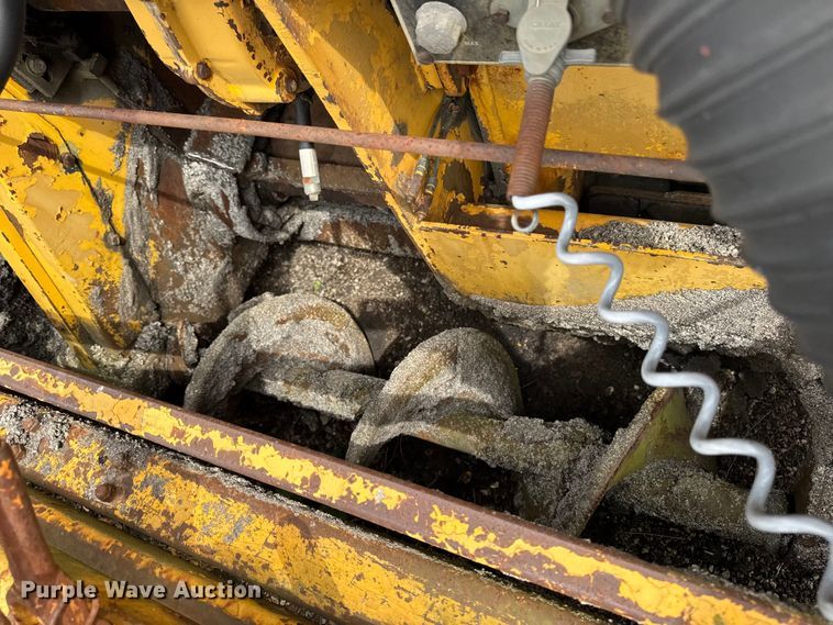 image for item DV2010 Blaw-Knox PF-500 paver