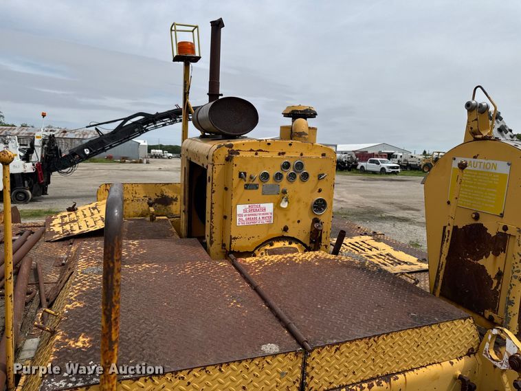 image for item DV2010 Blaw-Knox PF-500 paver
