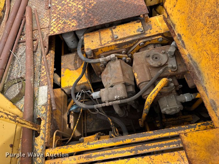 image for item DV2010 Blaw-Knox PF-500 paver