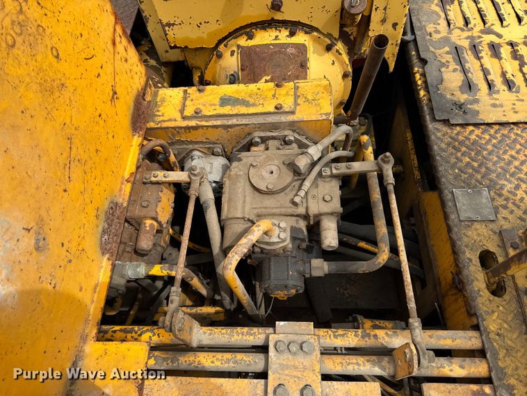 image for item DV2010 Blaw-Knox PF-500 paver