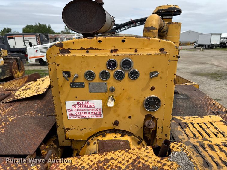 image for item DV2010 Blaw-Knox PF-500 paver