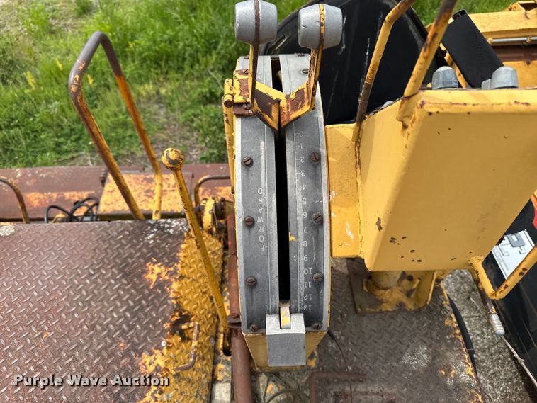 image for item DV2010 Blaw-Knox PF-500 paver