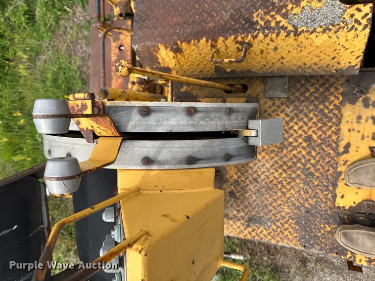 image for item DV2010 Blaw-Knox PF-500 paver