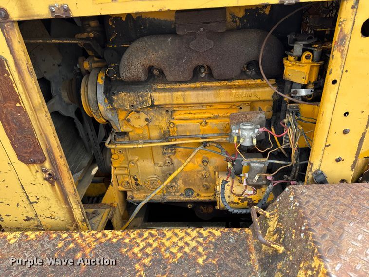 image for item DV2010 Blaw-Knox PF-500 paver