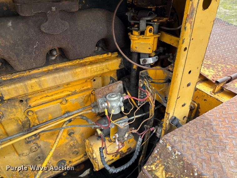 image for item DV2010 Blaw-Knox PF-500 paver