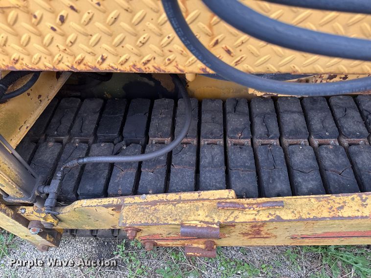 image for item DV2010 Blaw-Knox PF-500 paver