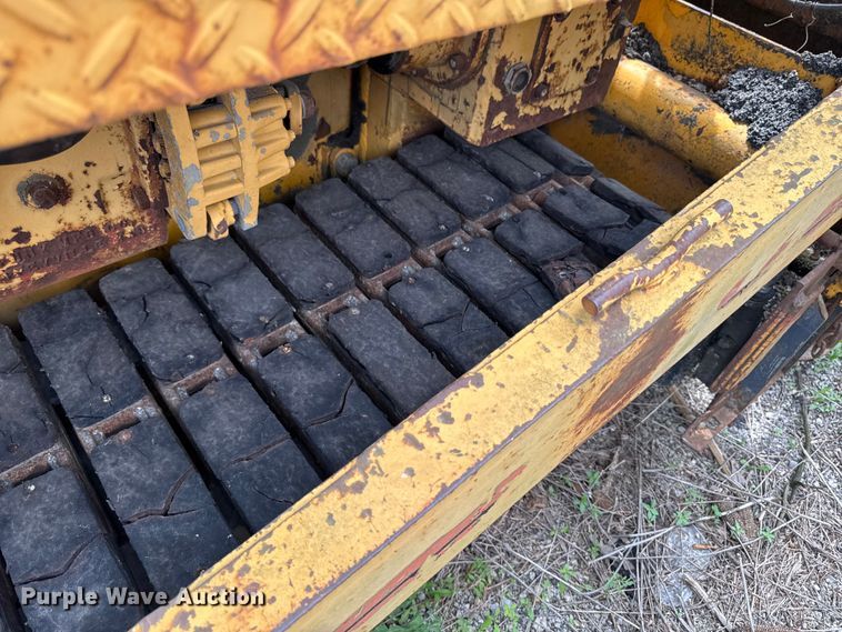image for item DV2010 Blaw-Knox PF-500 paver