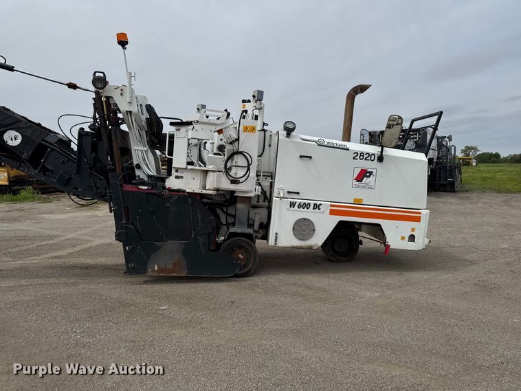 image for item DV2012 2001 Wirtgen W600DC milling machine