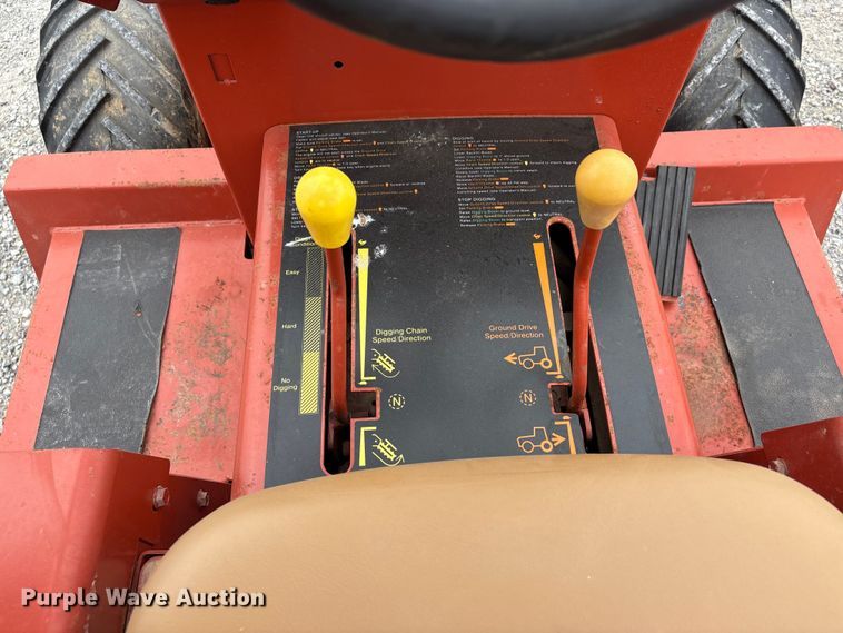 image for item DV4367 1992 Ditch Witch 3500 trencher