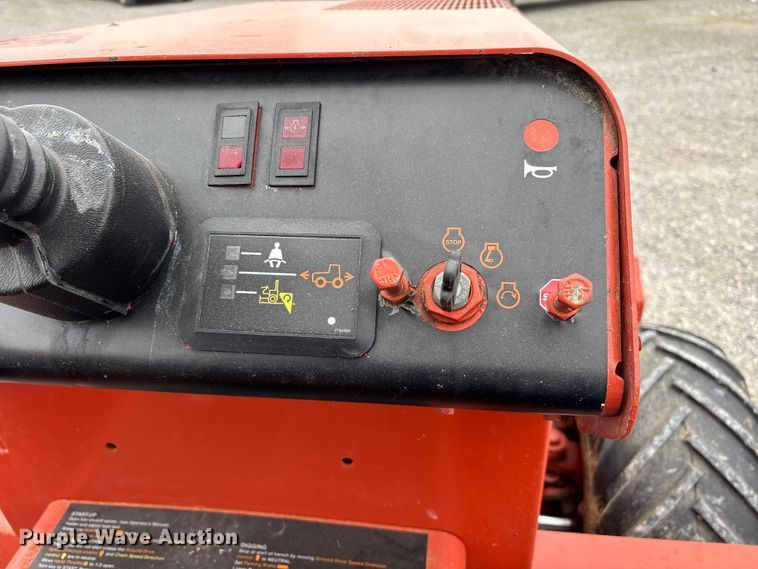 image for item DV4367 1992 Ditch Witch 3500 trencher