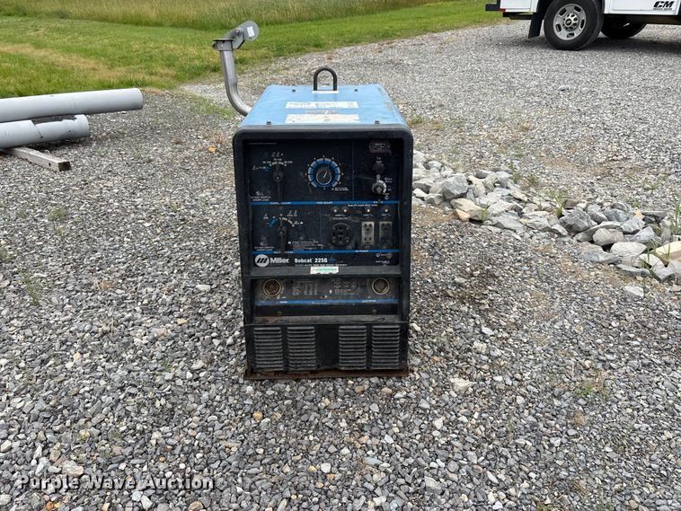 image for item DV4370 Miller Bobcat 225 welder/generator