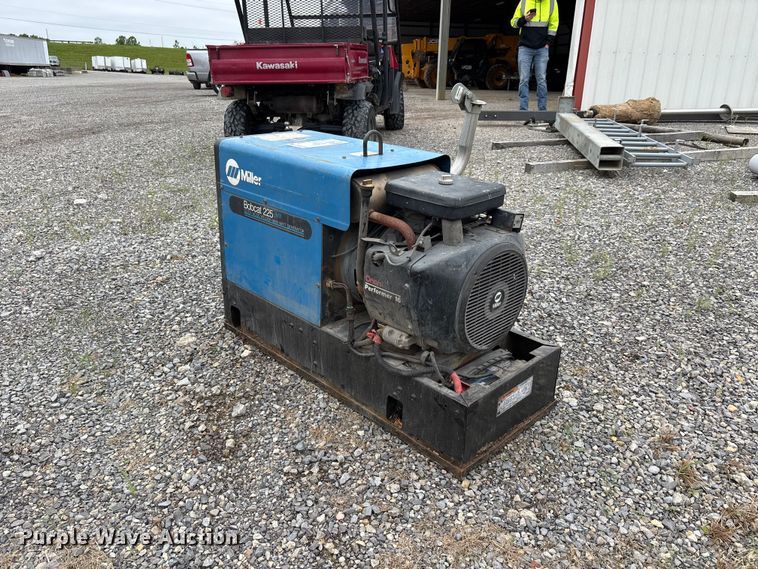 image for item DV4370 Miller Bobcat 225 welder/generator