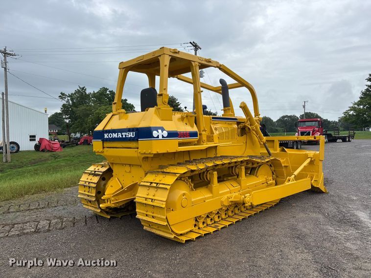 image for item DV4379 1984 Komatsu D65E-8 dozer