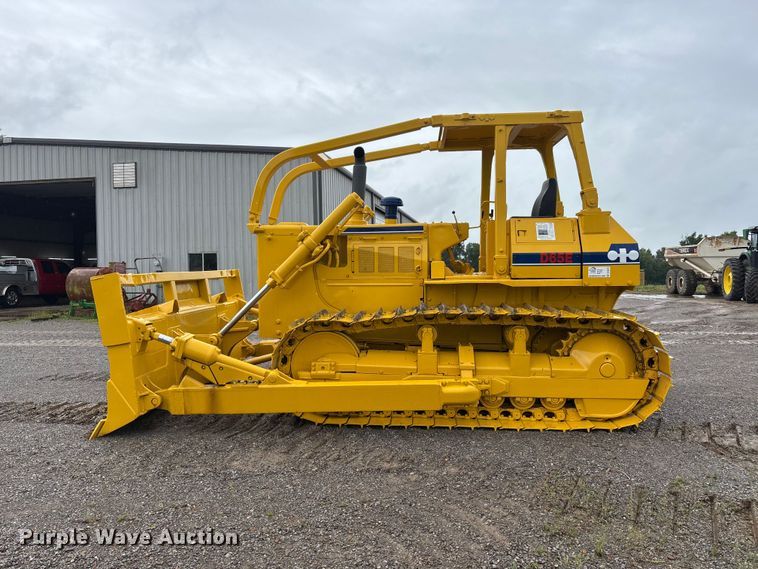 image for item DV4379 1984 Komatsu D65E-8 dozer