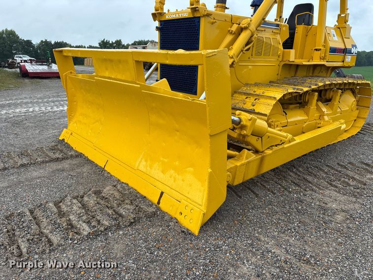 image for item DV4379 1984 Komatsu D65E-8 dozer