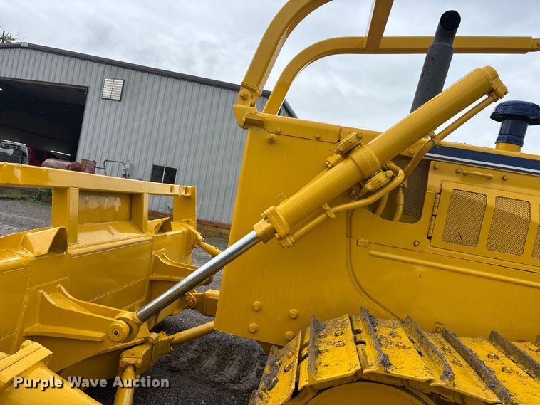 image for item DV4379 1984 Komatsu D65E-8 dozer