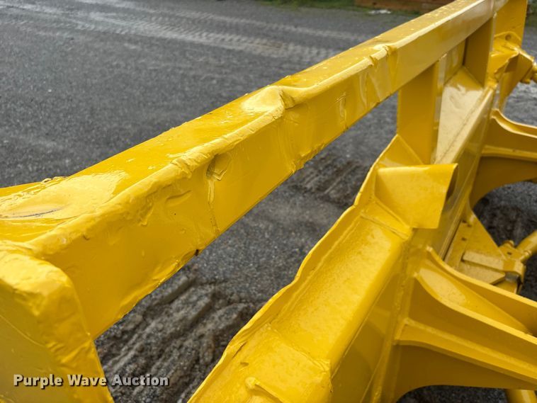 image for item DV4379 1984 Komatsu D65E-8 dozer