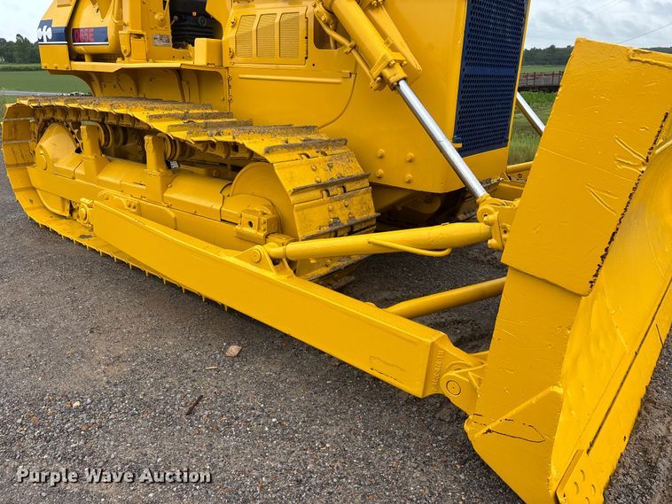 image for item DV4379 1984 Komatsu D65E-8 dozer