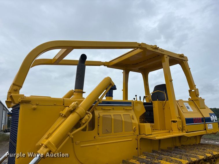image for item DV4379 1984 Komatsu D65E-8 dozer