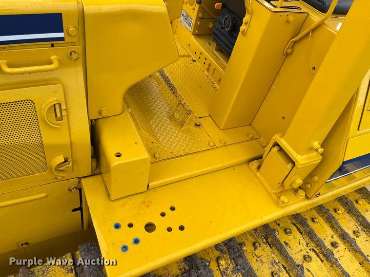 image for item DV4379 1984 Komatsu D65E-8 dozer