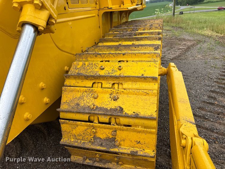 image for item DV4379 1984 Komatsu D65E-8 dozer