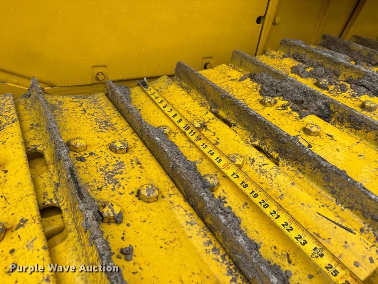 image for item DV4379 1984 Komatsu D65E-8 dozer