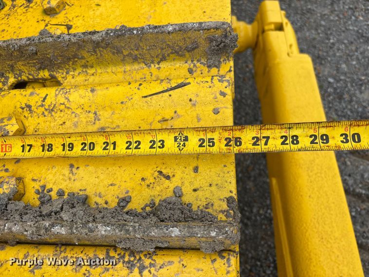image for item DV4379 1984 Komatsu D65E-8 dozer
