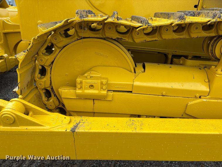 image for item DV4379 1984 Komatsu D65E-8 dozer