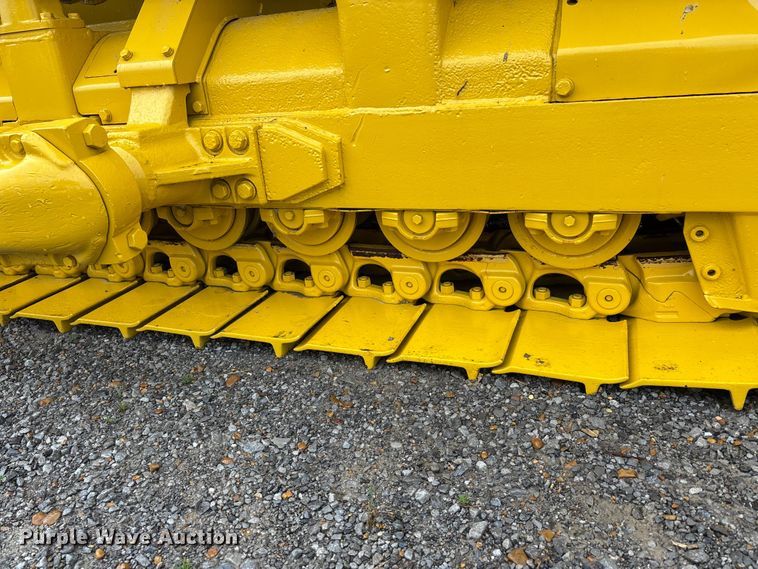 image for item DV4379 1984 Komatsu D65E-8 dozer