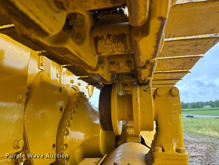 image for item DV4379 1984 Komatsu D65E-8 dozer
