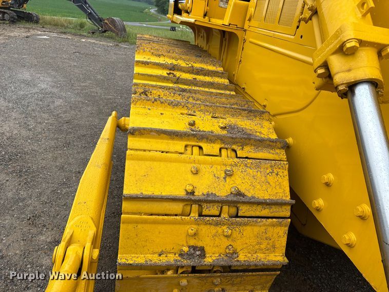 image for item DV4379 1984 Komatsu D65E-8 dozer