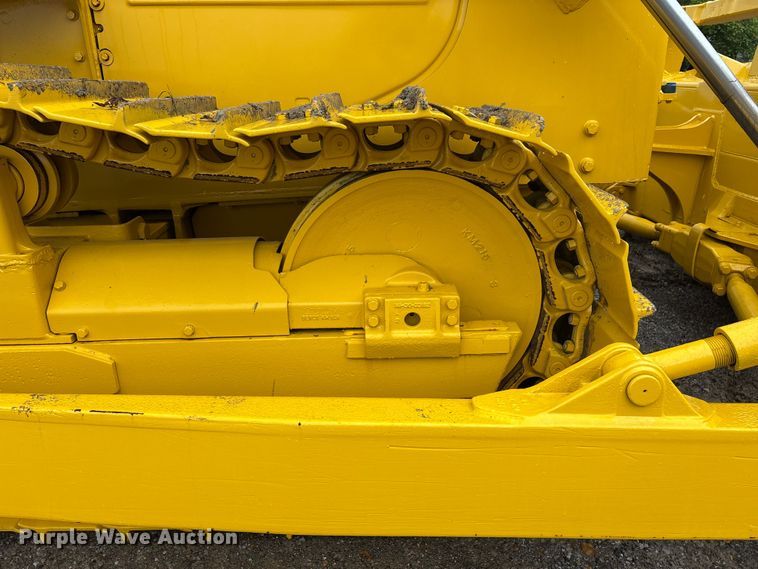 image for item DV4379 1984 Komatsu D65E-8 dozer