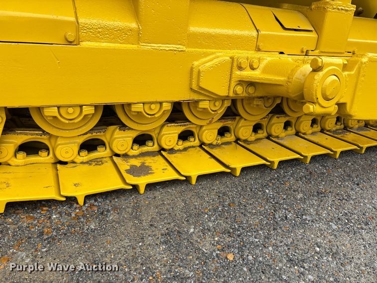 image for item DV4379 1984 Komatsu D65E-8 dozer