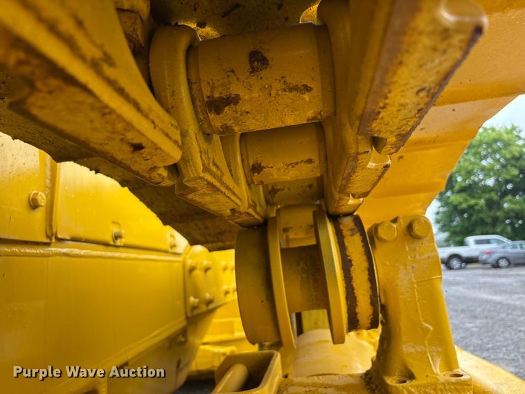 image for item DV4379 1984 Komatsu D65E-8 dozer