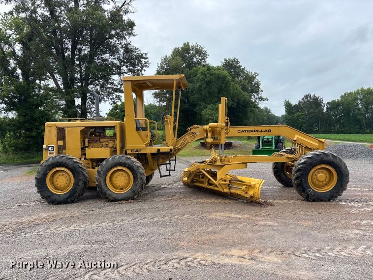 image for item DV4380 1975 Caterpillar 12G motor grader
