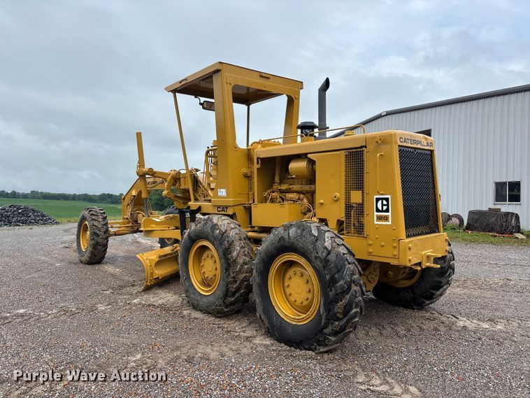 image for item DV4380 1975 Caterpillar 12G motor grader