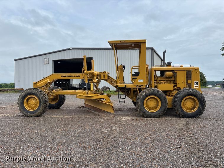 image for item DV4380 1975 Caterpillar 12G motor grader