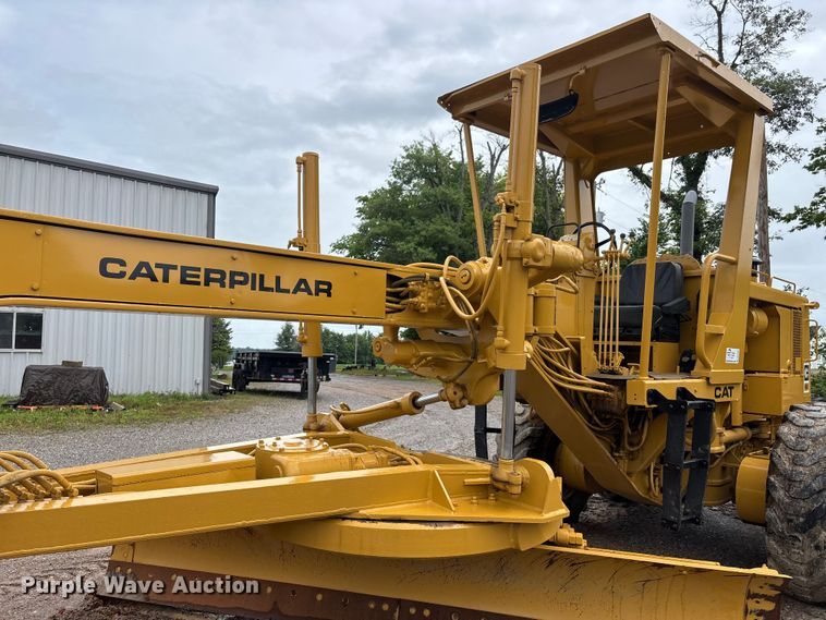 image for item DV4380 1975 Caterpillar 12G motor grader