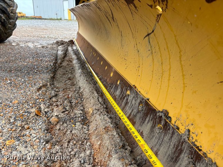 image for item DV4380 1975 Caterpillar 12G motor grader