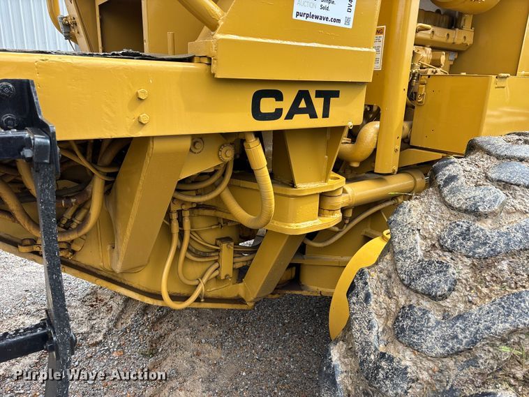 image for item DV4380 1975 Caterpillar 12G motor grader